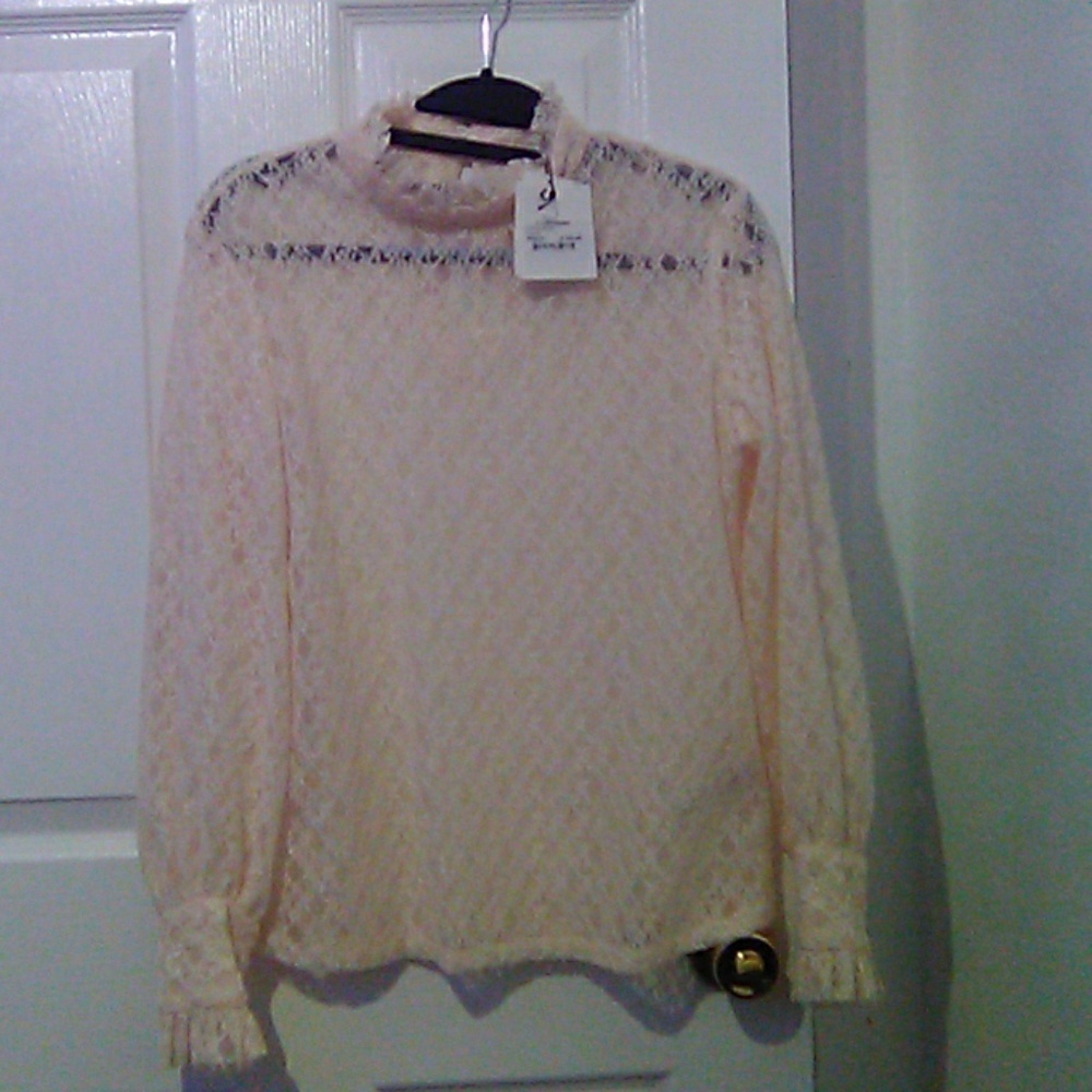 Lace off white long sleeve blouse